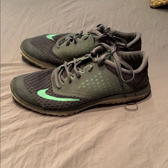 Nike sneakers. - Picture 2 of 4